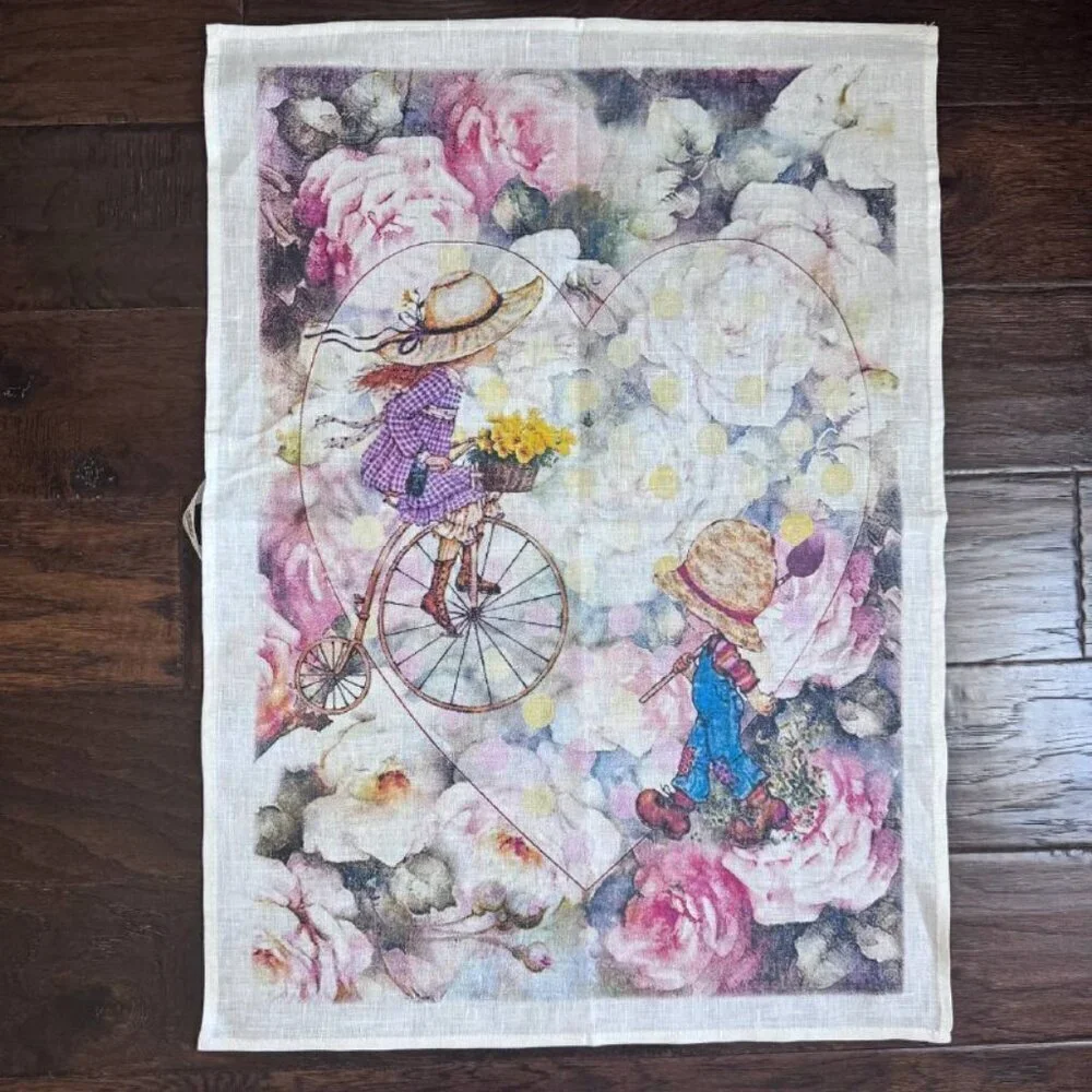 NWOT!  European Linen Kitchen Towel Set of 3 – Love is In the Air Theme